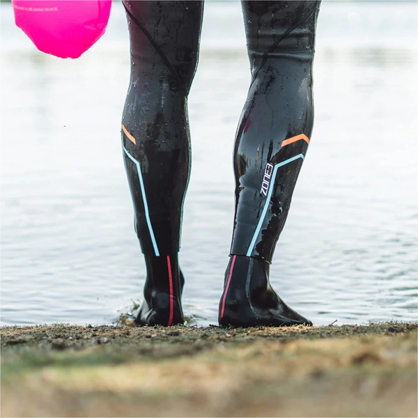 2026 ZONE3 Neoprene Heat-Tech Warmth Gloves & Neoprene Heat-Tech Warmth Socks NA18UHTGAS101 - Black / Red